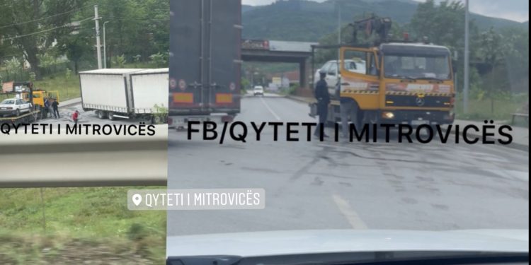 LAJMI I FUNDIT: Aksident i rëndë në Mitrovicë, vetura u ndeshë me kamion në hyrje të Mitrovicës (VIDEO)🚘