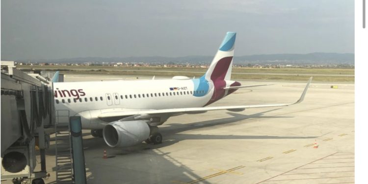 Pas aeroportit, dyshohet të ketë bomba edhe nëpër aeroplanë