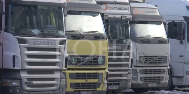 Kosova ndalon hyrjen e të gjitha mallrave nga Serbia