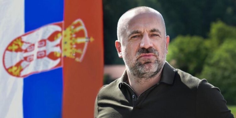 “Kthehu Radoiçiq”:Zubin Potoku mbushet me foto të Radoiçiqit