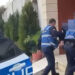 Njëri nga Mitrovica e tjetri nga Vushtrria janë dy 19-vjeçarët që u arrestuan në Shqipëri për trafikim me armë