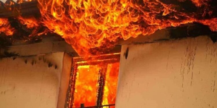 Digjet një shtëpi në Zubin Potok, Policia jep detaje