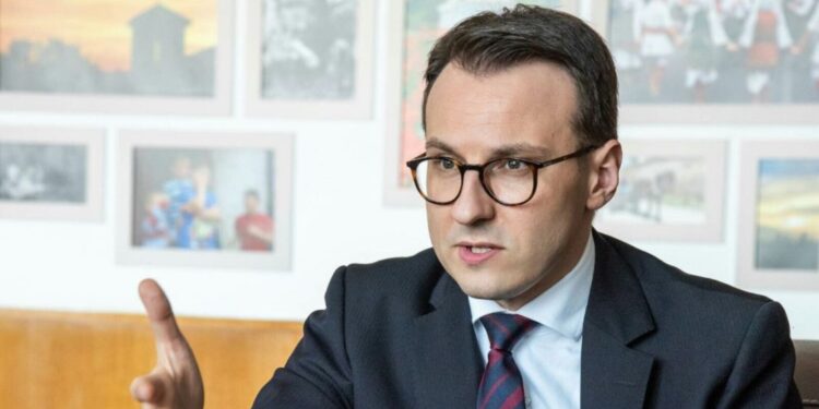 Pas Lajçakut, Petkoviç do të takohet me përfaqësuesit e NATO-s, për të diskutuar mbi urën