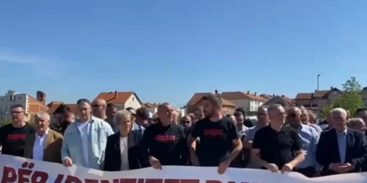 Shqiptarët e nisin protestën në Preshevë për shkelje nga Serbia