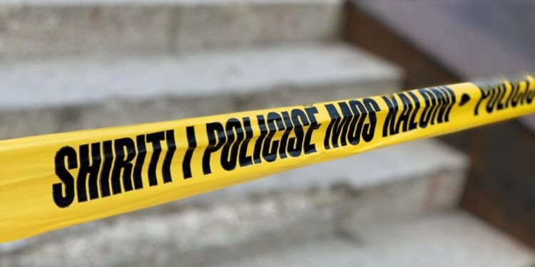 E dhimbshme në Mitrovicë: Djali e gjen pa shenja jete babain e tij, trupi i viktimës dërgohet për obduksion