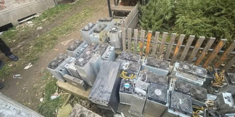 Policia gjen armë, municion dhe pajisje për prodhimin e kriptovalutave në veri