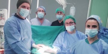 Rast i rrallë: Në Spitali i Përgjithshëm “Dr. Sami Haxhibeqiri” hiqet tumor rreth 4 kilogramë