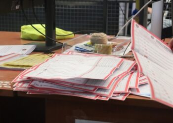 KQZ: Refuzohen 755 pako me postë, vijon numërimi i votave të diasporës dhe përfaqësive diplomatike