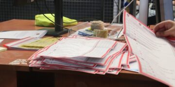 KQZ: Refuzohen 755 pako me postë, vijon numërimi i votave të diasporës dhe përfaqësive diplomatike