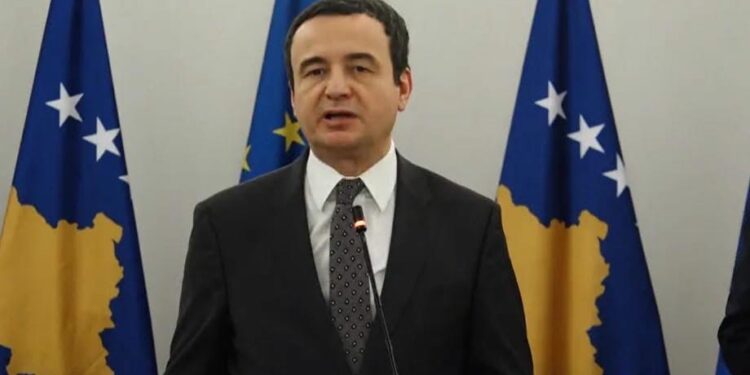 Kryeministri  Albin Kurti ka njoftuar se sot hyn në fuqi vendimi për rritjen e pagës minimale në 500 euro.